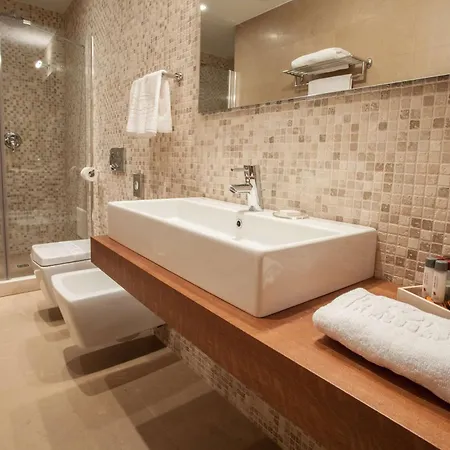 Western Leone Di Messapia & Conference 4* 레체