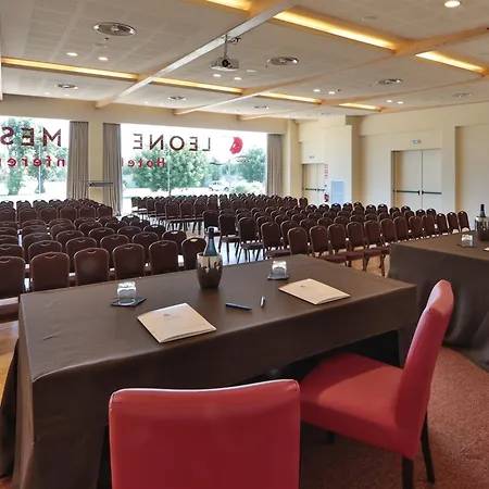 Western Leone Di Messapia & Conference 호텔 4*