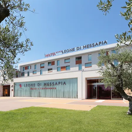 Western Leone Di Messapia & Conference 호텔 4*