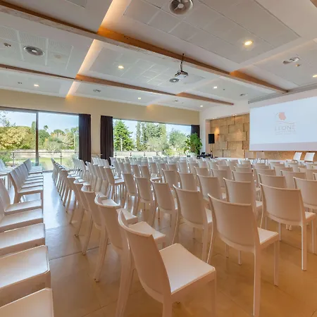 호텔 Western Leone Di Messapia & Conference 4*