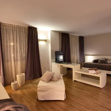 Western Leone Di Messapia & Conference