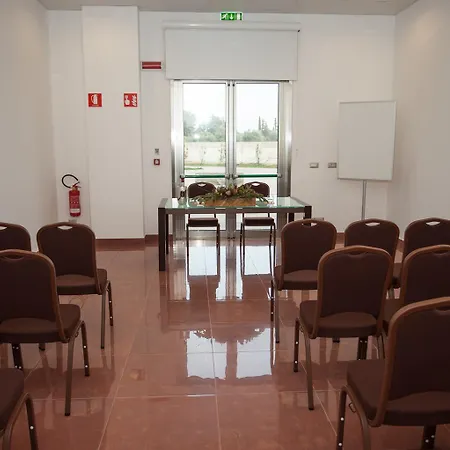 Western Leone Di Messapia & Conference 4*