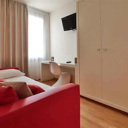 Western Leone Di Messapia & Conference 호텔