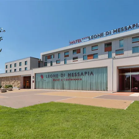 Western Leone Di Messapia & Conference 호텔 4*