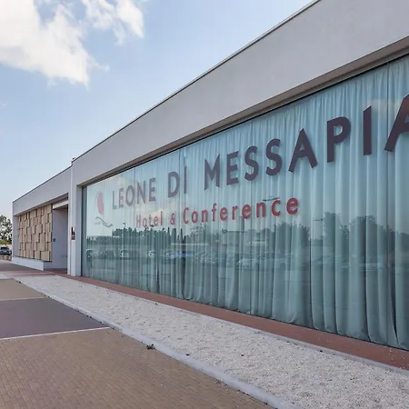 Western Leone Di Messapia & Conference Hotell