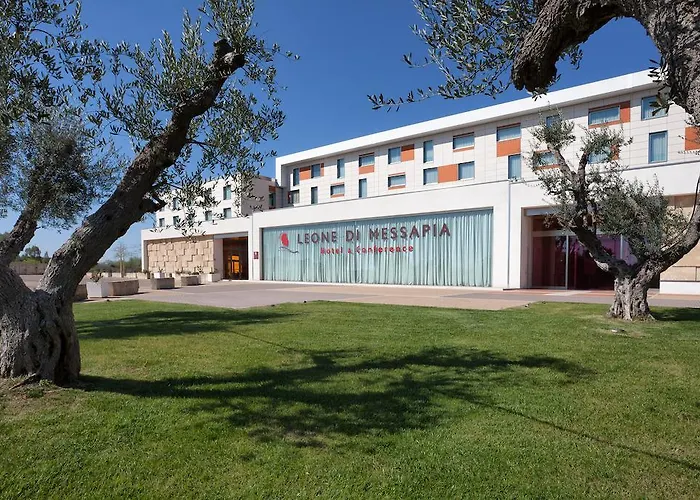 Western Leone Di Messapia & Conference מלון 4*