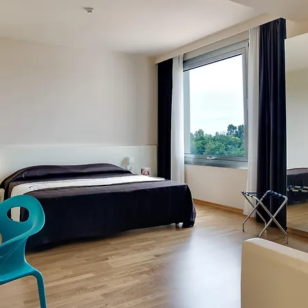 Western Leone Di Messapia & Conference מלון 4*