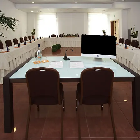 Western Leone Di Messapia & Conference מלון 4*