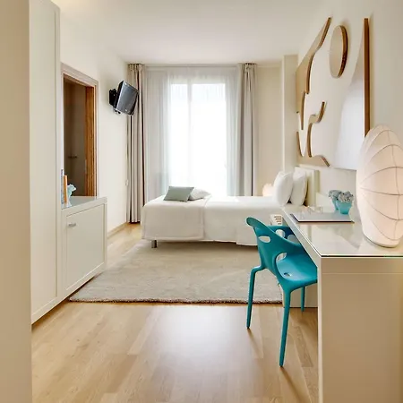 Western Leone Di Messapia & Conference מלון