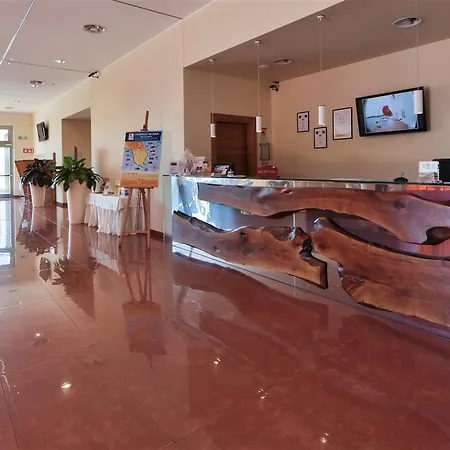 Western Leone Di Messapia & Conference מלון לצ'ה