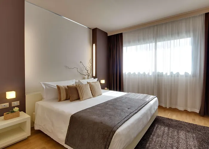 Hotel Western Leone Di Messapia & Conference 4*