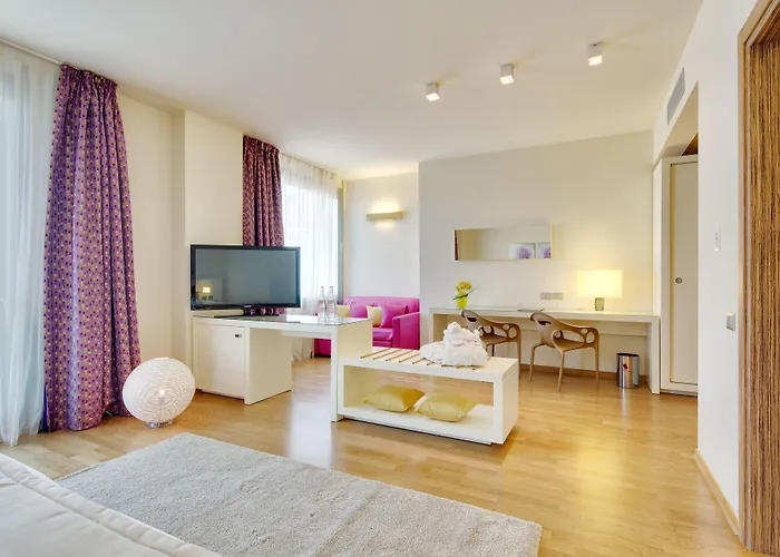 Western Leone Di Messapia & Conference