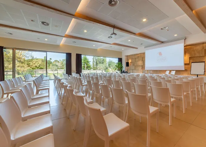 Hotel Western Leone Di Messapia & Conference 4*