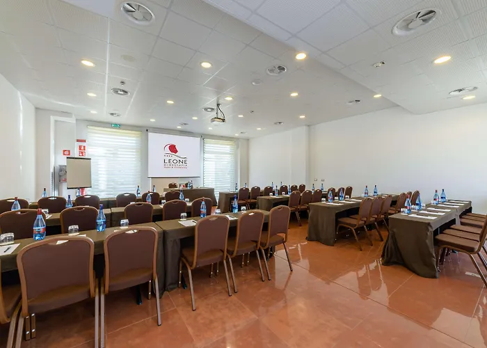 Hotel Western Leone Di Messapia & Conference 4*