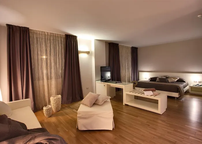 Western Leone Di Messapia & Conference